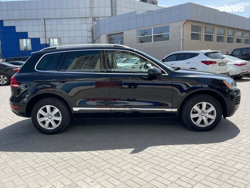 Volkswagen Touareg 2012 черный - фото 4