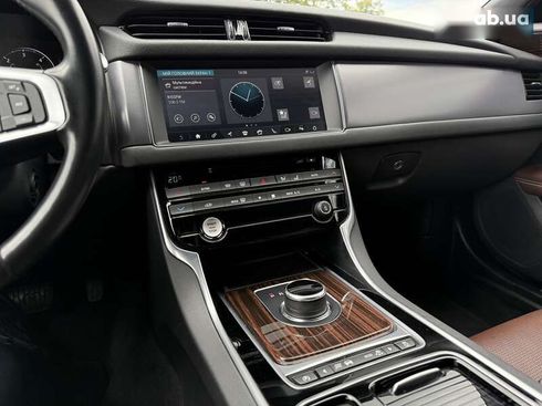 Jaguar XF 2016 - фото 18