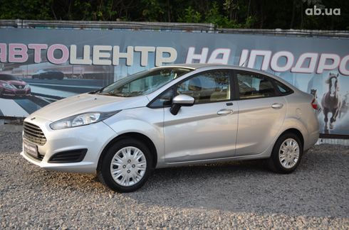 Ford Fiesta 2018 серый - фото 4