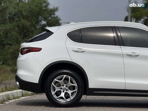 Alfa Romeo Stelvio 2020 - фото 8