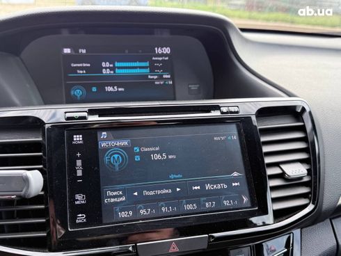 Honda Accord 2017 серебристый - фото 11