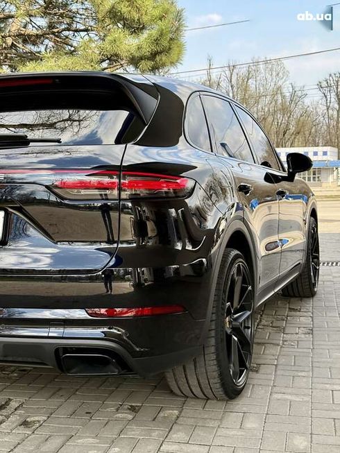 Porsche Cayenne 2018 - фото 14