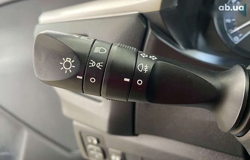 Toyota Corolla 2015 - фото 14