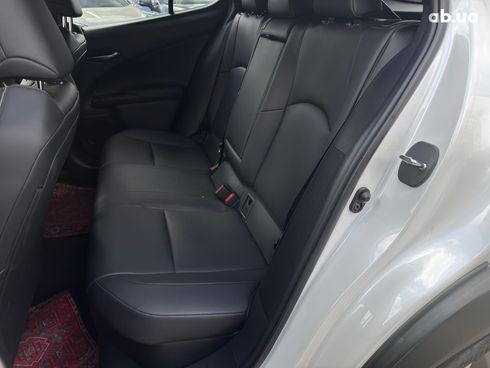 Lexus UX 2020 белый - фото 22