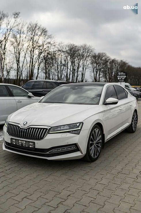 Skoda Superb 2020 - фото 23