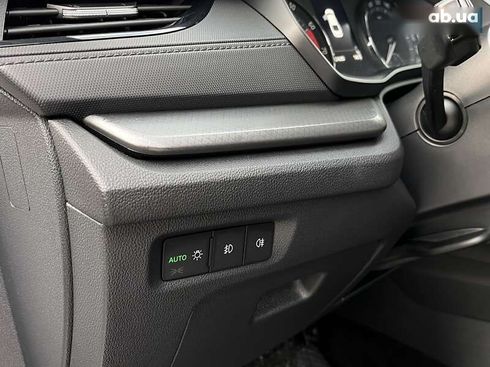 Skoda Octavia 2021 - фото 12
