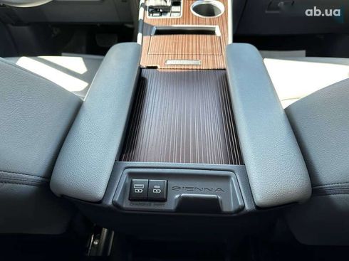 Toyota Sienna 2021 - фото 27