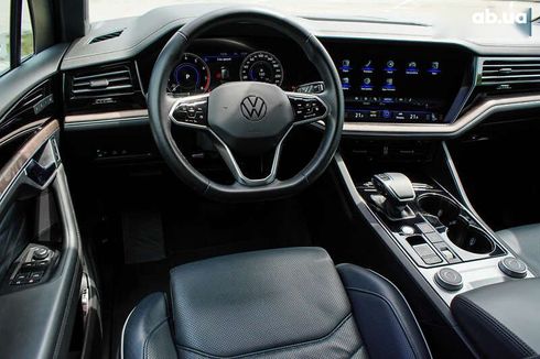 Volkswagen Touareg 2022 - фото 28