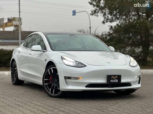 Tesla Model 3 2019 - фото 6