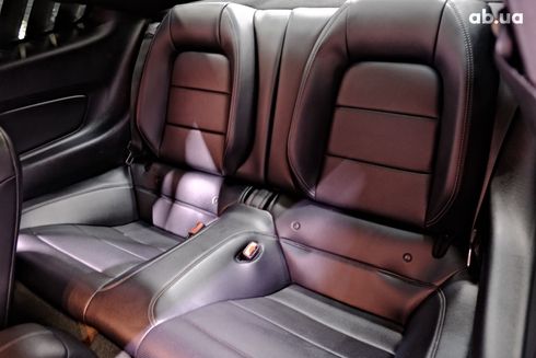 Ford Mustang 2016 серебристый - фото 9