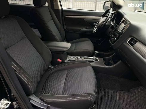 Mitsubishi Outlander 2015 - фото 19