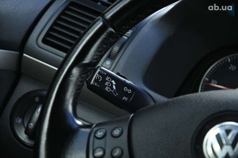 Volkswagen Touran 2009 - фото 29