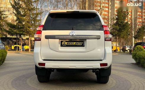 Toyota Land Cruiser Prado 2017 - фото 6