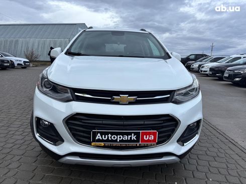 Chevrolet Trax 2019 белый - фото 13