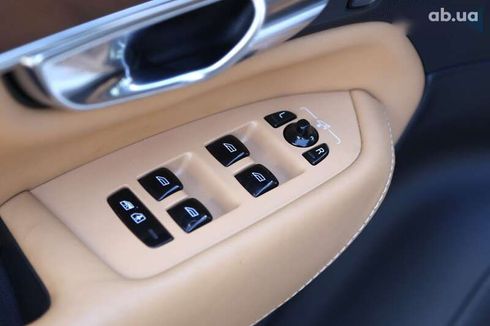 Volvo XC90 2017 - фото 27