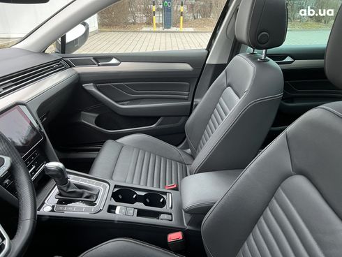 Volkswagen Passat 2023 - фото 25