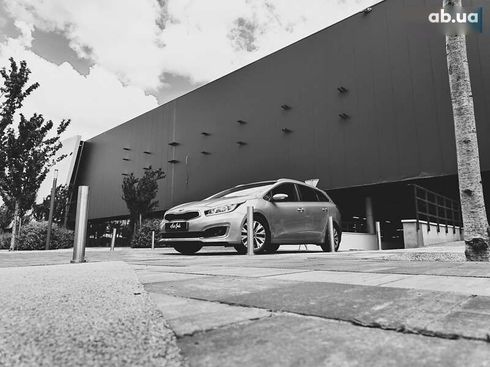 Kia Cee'd 2016 - фото 9