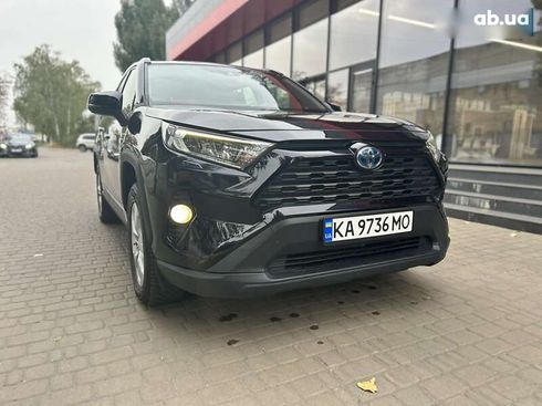 Toyota RAV4 2020 - фото 8