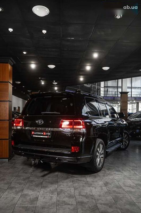 Toyota Land Cruiser 2018 - фото 15
