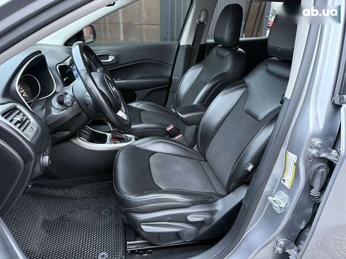 Jeep Compass 2018 - фото 30
