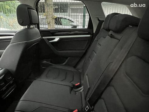 Volkswagen Touareg R 2023 - фото 12