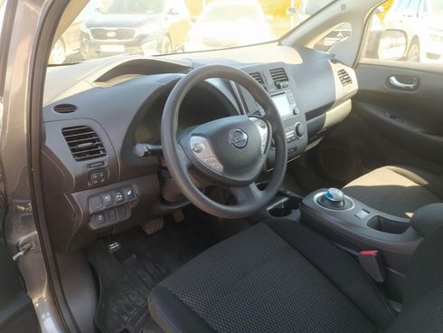Nissan Leaf 2017 серый - фото 14