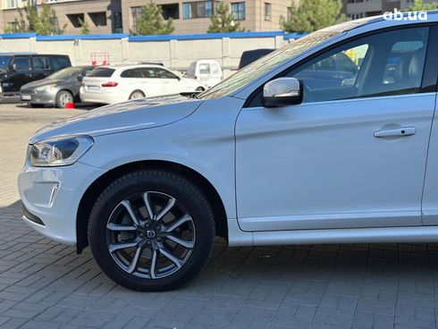 Volvo XC60 2017 белый - фото 10