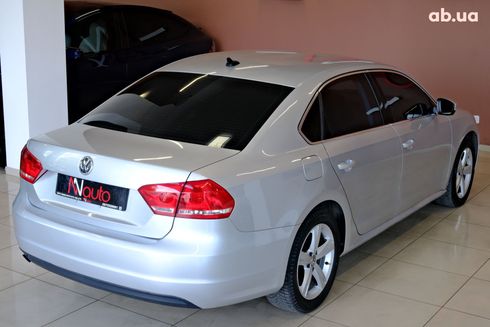 Volkswagen Passat 2016 серебристый - фото 5