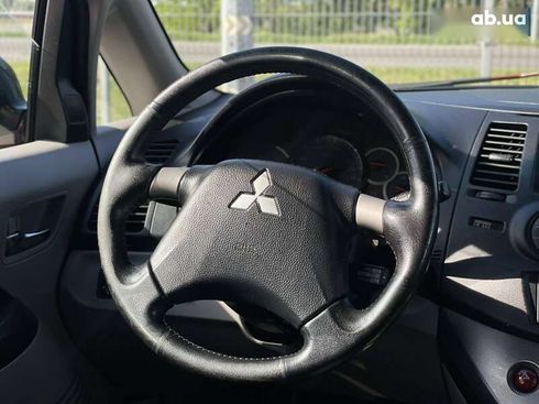 Mitsubishi Grandis 2005 - фото 16