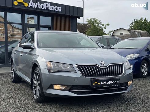 Skoda Superb 2017 - фото 15