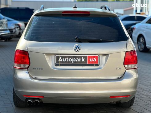 Volkswagen Jetta 2013 бежевый - фото 7