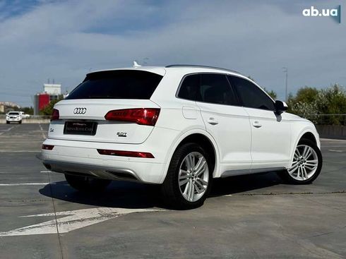 Audi Q5 2017 - фото 16