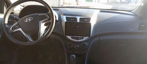 Hyundai Accent 2011 - фото 6