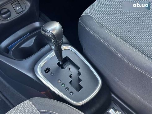 Toyota Yaris 2015 - фото 25