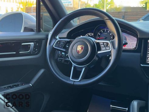 Porsche Cayenne 2018 - фото 30