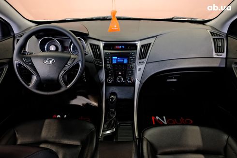 Hyundai Sonata 2014 серебристый - фото 5