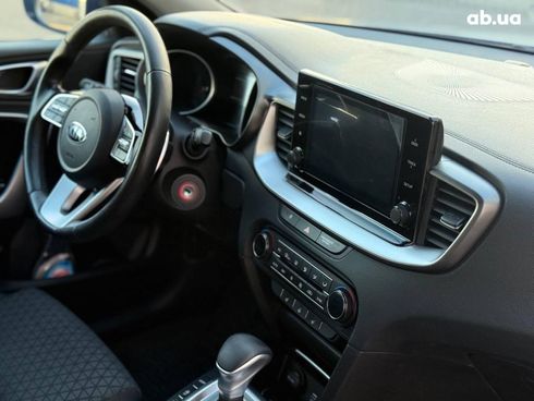 Kia Cee'd 2020 серый - фото 16
