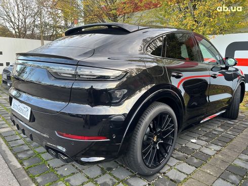 Porsche Cayenne Coupe 2022 - фото 29