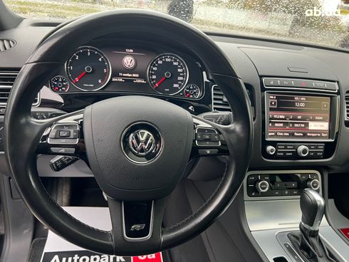 Volkswagen Touareg 2017 черный - фото 21