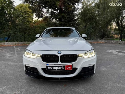 BMW 3 серия 2016 белый - фото 2