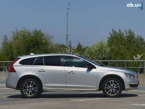 Volvo V60 2018 - фото 10