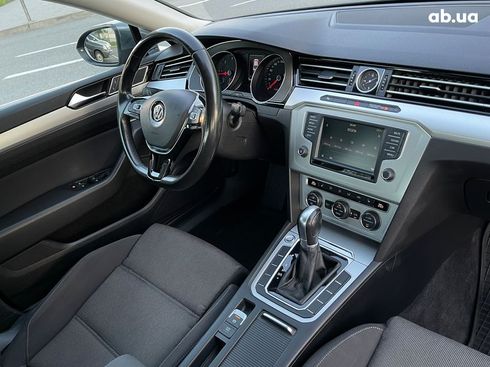 Volkswagen Passat 2017 - фото 16