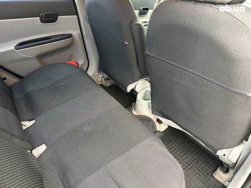 Hyundai Accent 2008 бежевый - фото 12