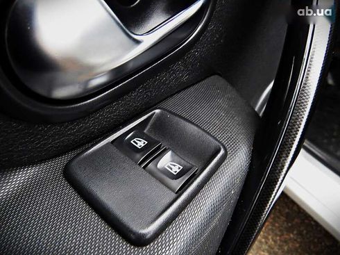 Renault Logan 2017 - фото 5