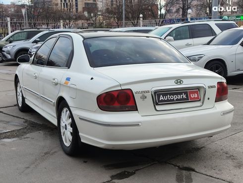 Hyundai Sonata 2005 белый - фото 4