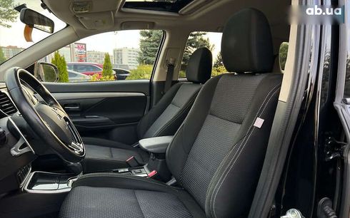 Mitsubishi Outlander 2017 - фото 18