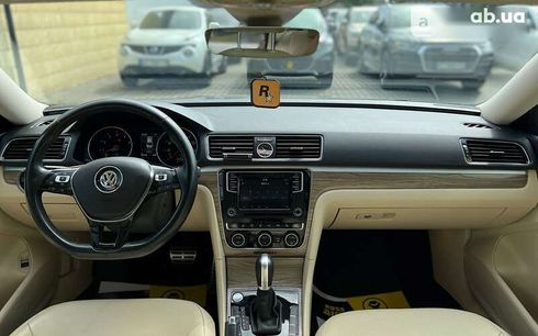 Volkswagen Passat 2017 - фото 18