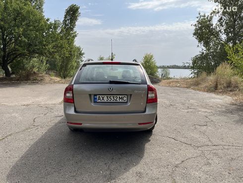 Skoda Octavia 2009 бежевый - фото 6