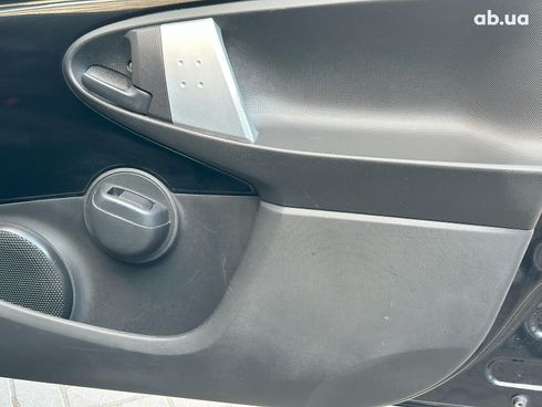 Peugeot 107 2012 черный - фото 22