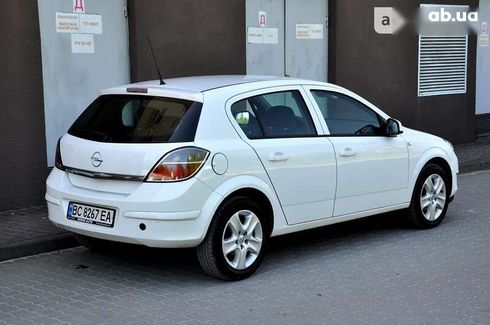 Opel Astra 2013 - фото 18